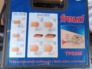 Aluminijasta večradiusna rezkalna glava freud TP 22 M-image